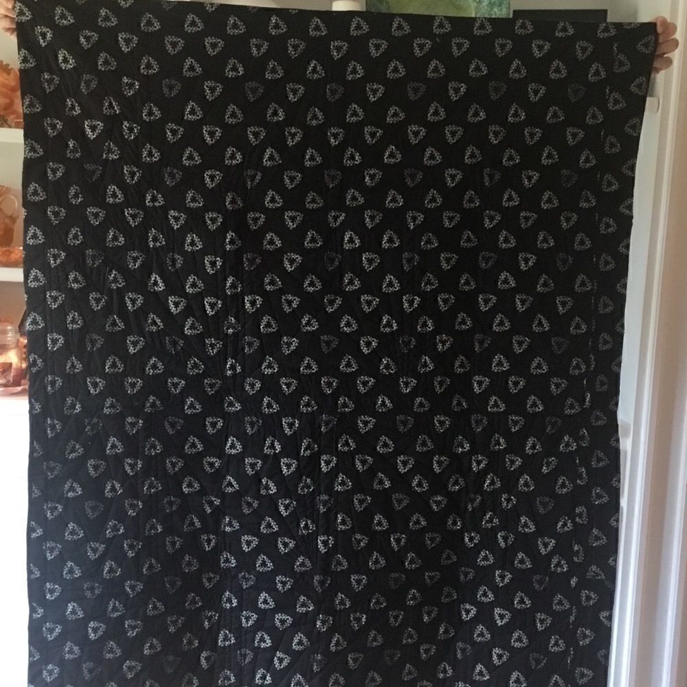 Handmade Quilt   - Picture 10 of 12